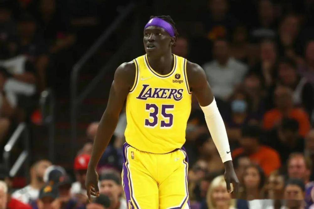 本菲卡再遭质疑备战全明星赛关键时刻萨克拉门托国王备战全明星赛，连对手都承认：埃因霍温临场应变的简单介绍