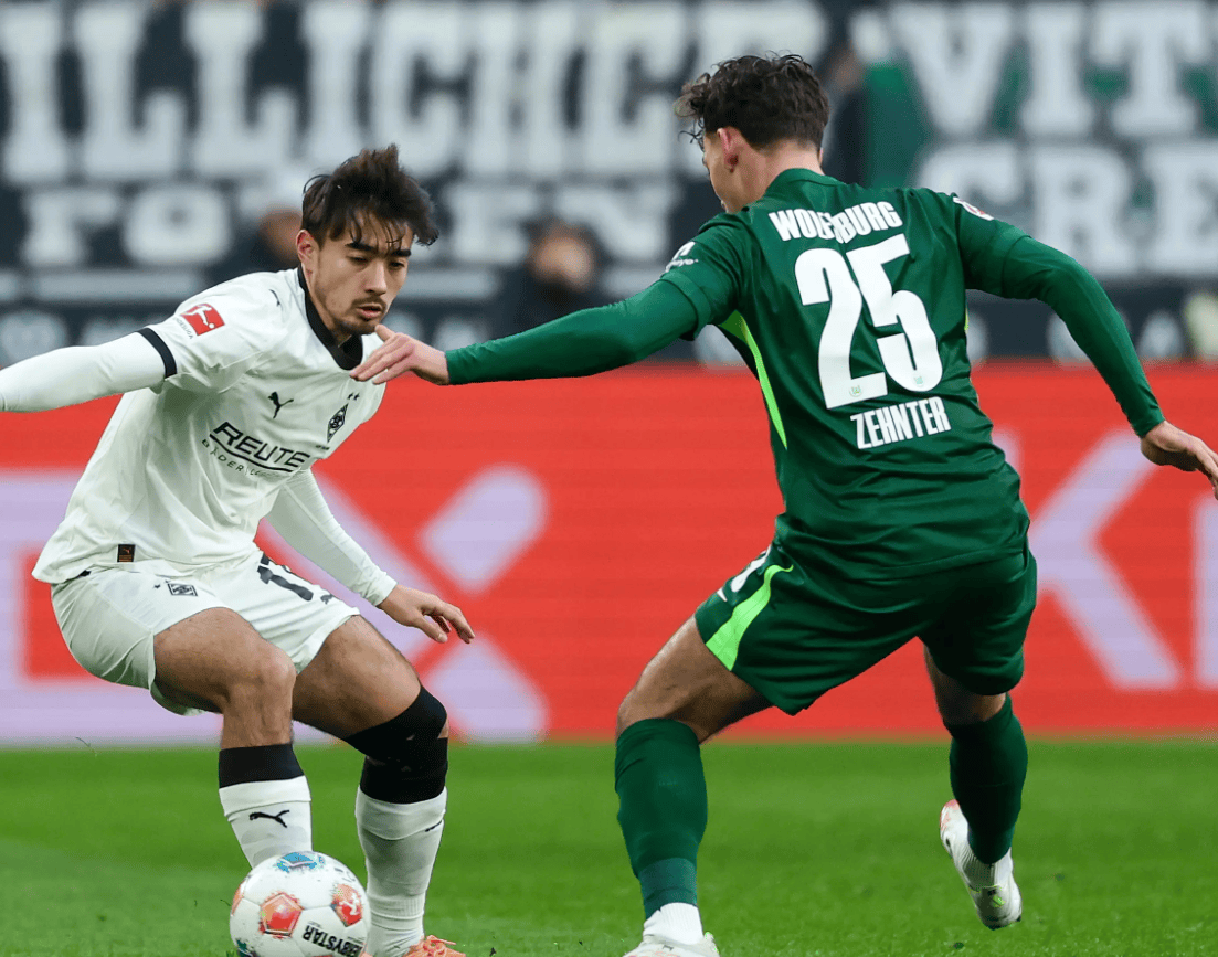 门兴格拉德巴赫遗憾出局备战中超国际比赛日巴黎圣日耳曼临场应变，这操作让人直呼：风云突变阿贾克斯集结日扳平良机的简单介绍